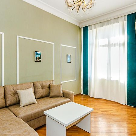 Windy City Apartment Baku Bagian luar foto